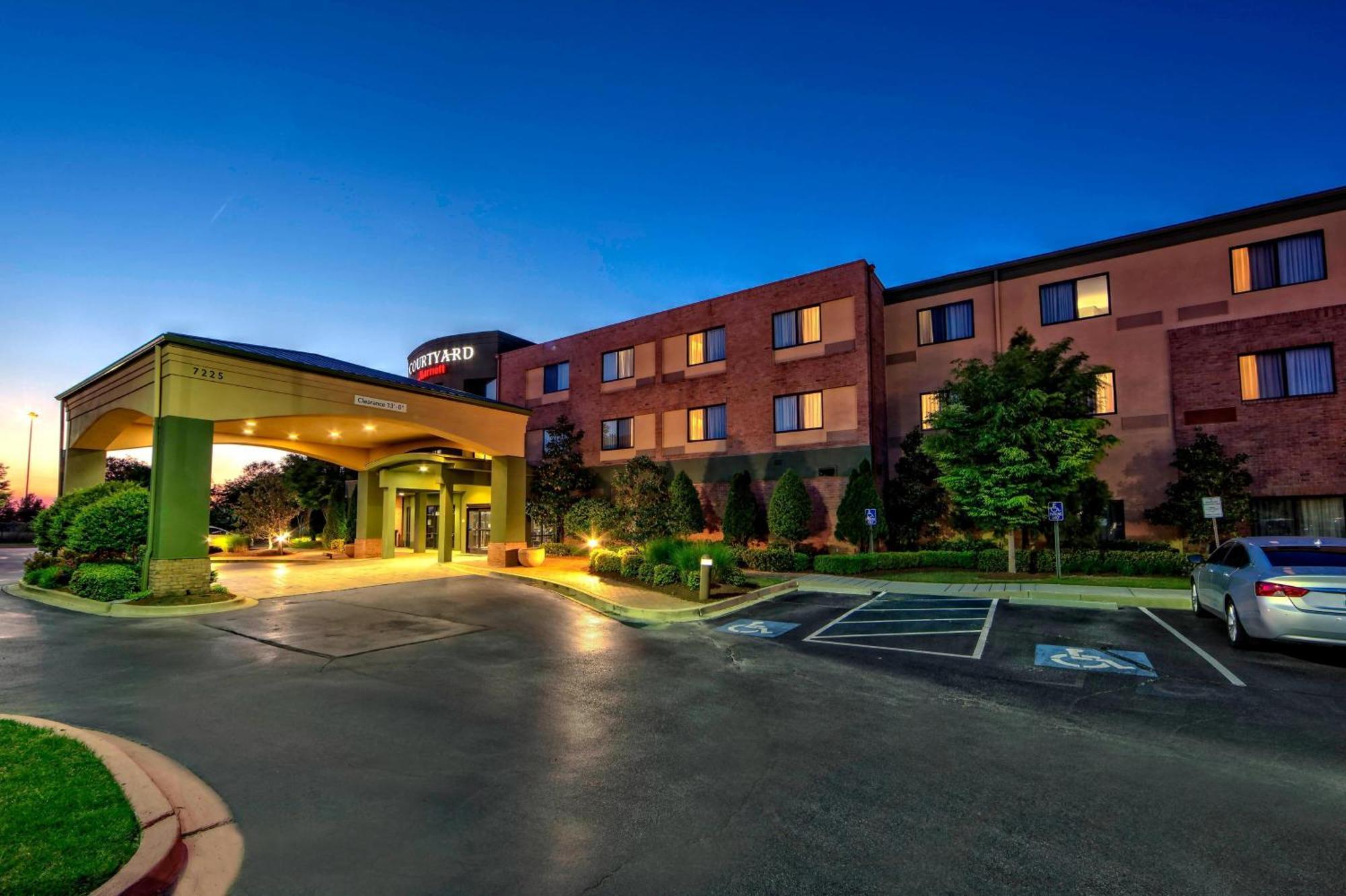 Отель Courtyard By Marriott Memphis Саутавен Экстерьер фото
