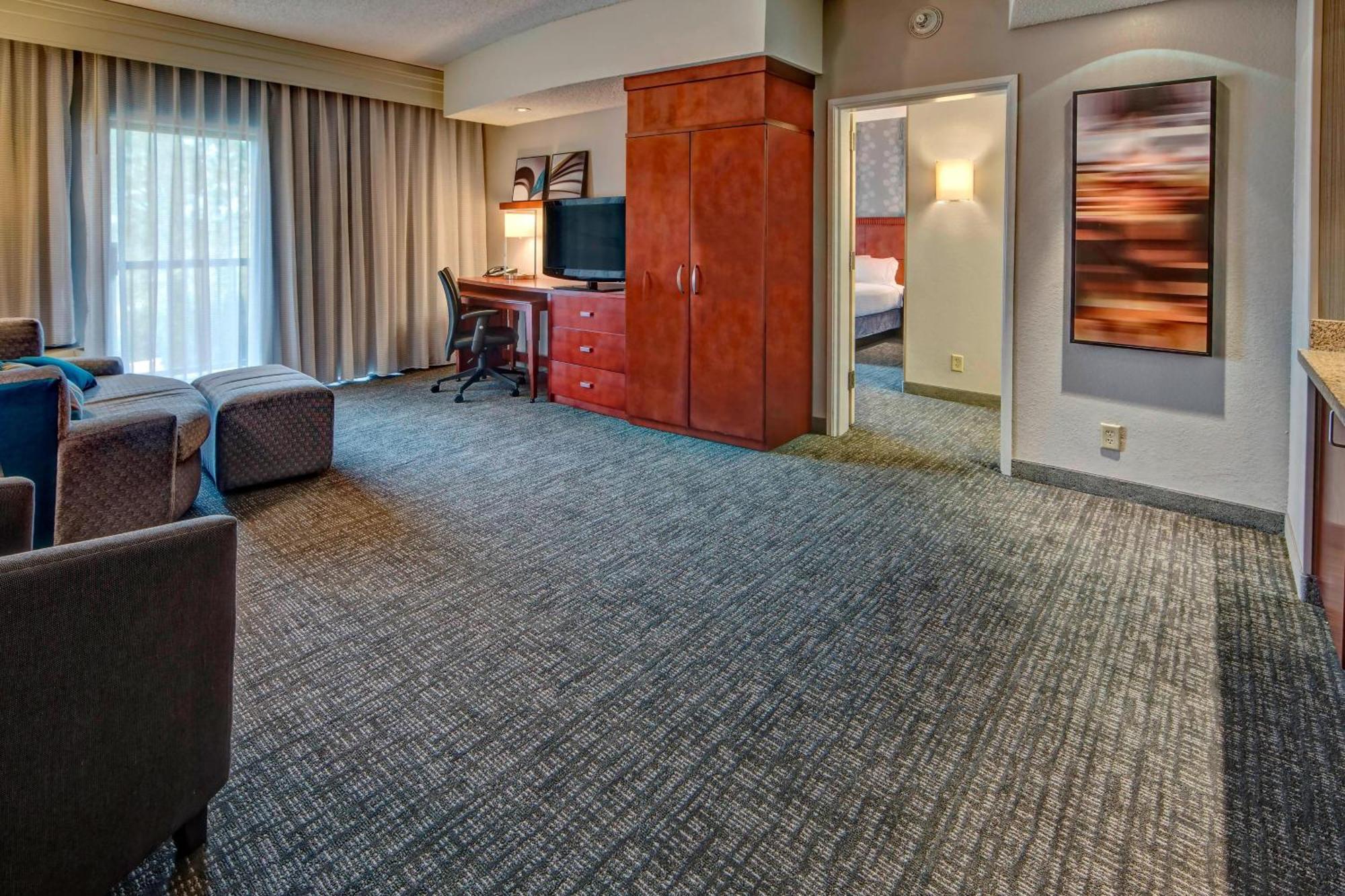 Отель Courtyard By Marriott Memphis Саутавен Экстерьер фото